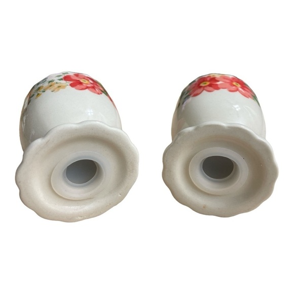Pioneer Woman Floral Ceramic Footed Salt and Pepper Shakers with Stoppers - Picture 6 of 6
